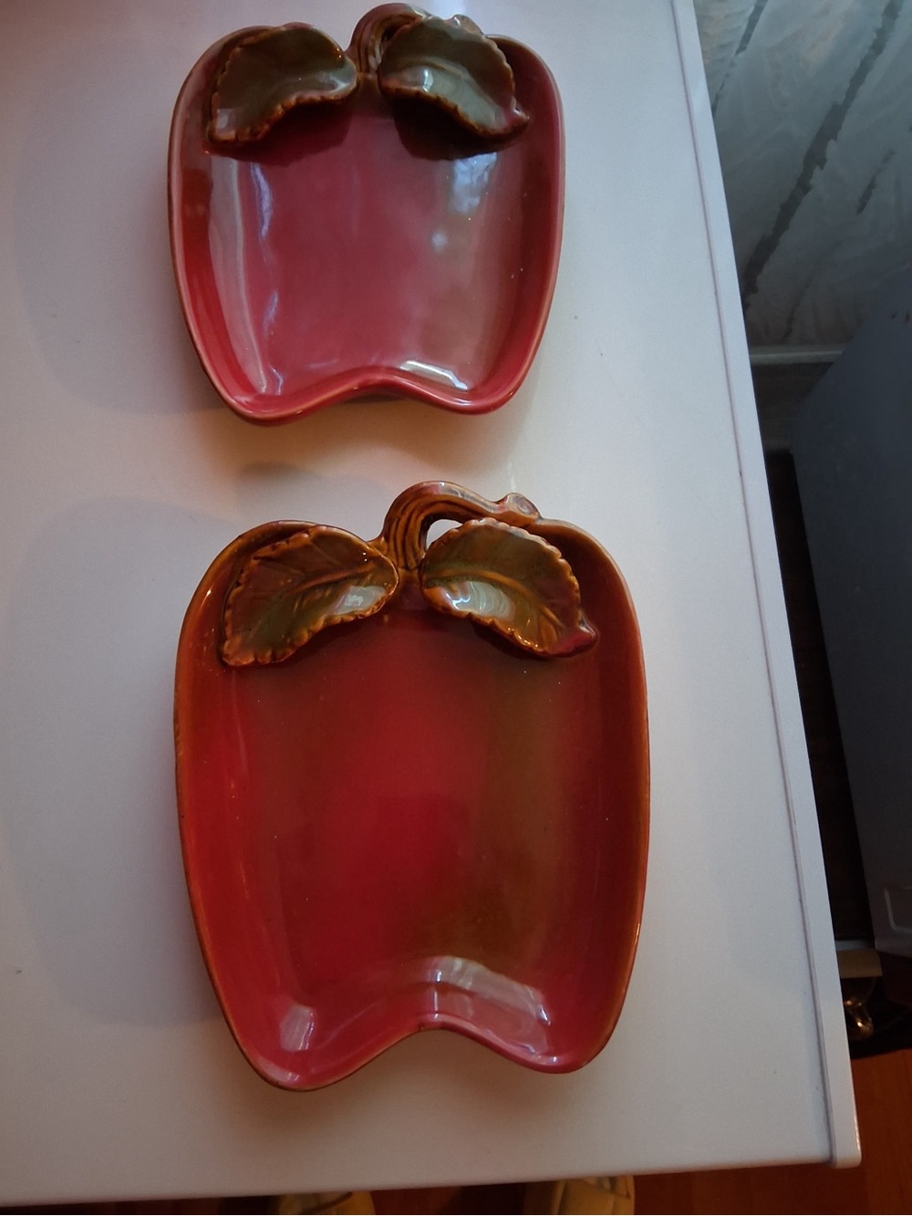 Red Apple Ceramic Serving Dish - Set of 2